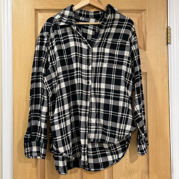 GAP Tops - GAP Monochrome Plaid Shirt